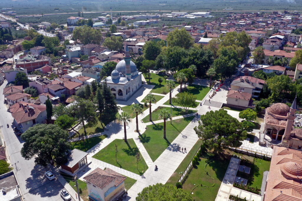 600 YILLIK ESER MEYDANLA TAÇLANDI