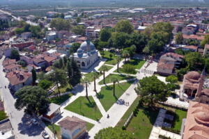 600 YILLIK ESER MEYDANLA TAÇLANDI