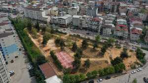 NİLÜFER’İN PARKLARINDA HUMMALI ÇALIŞMA