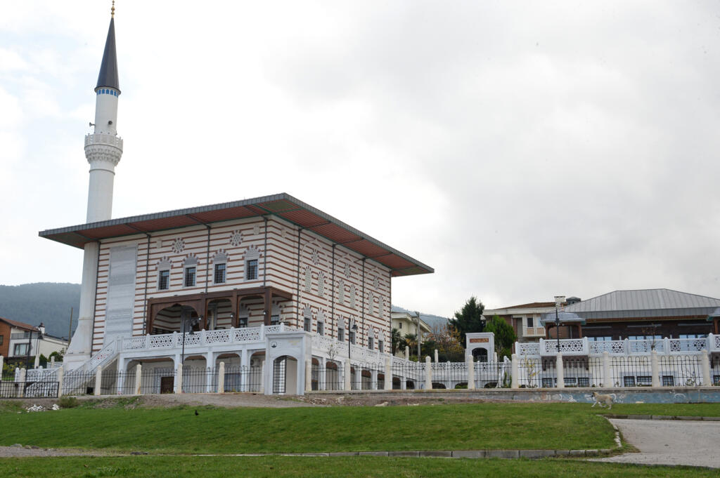 Hüdavendigâr Osmangazi Camii açıldı