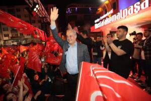 ŞÜKRÜ ERDEM “GÖNÜL BİRLİĞİ OLARAK BAŞLATTIĞIMIZ HAREKET SEVGİ SELİNE DÖNÜŞTÜ”