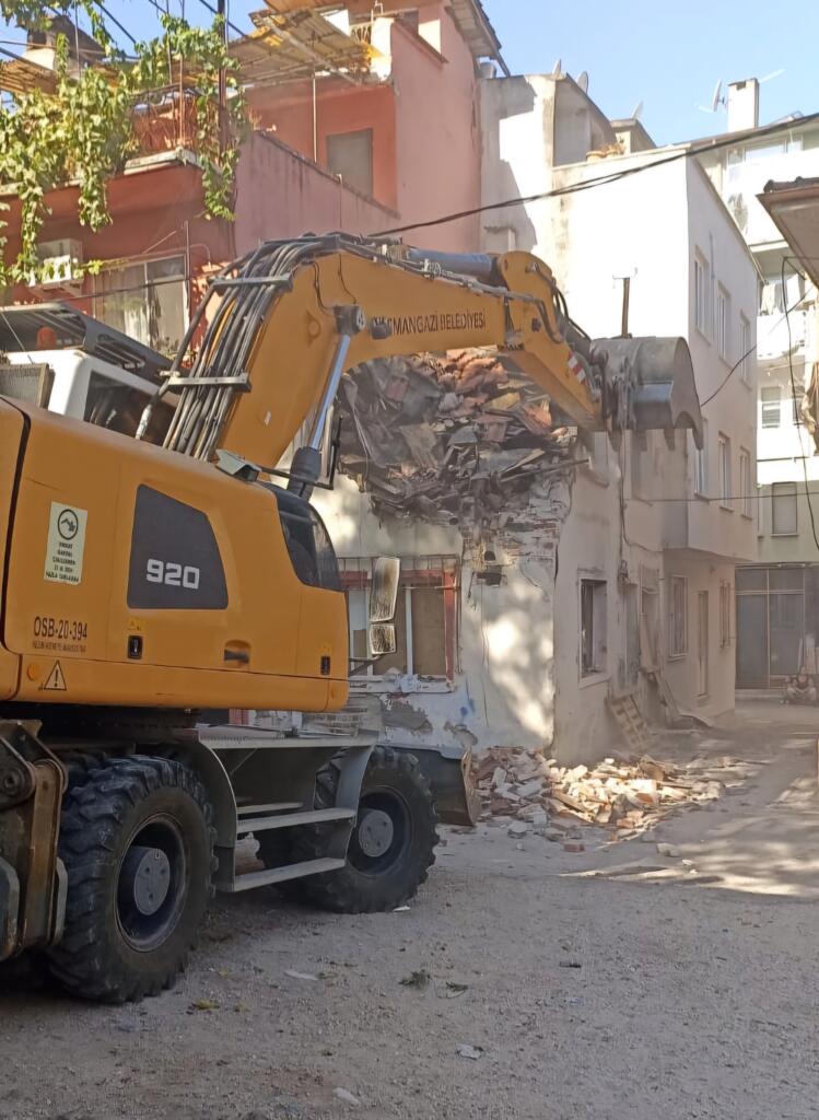 Metruk bina yıkımları hız kazandı