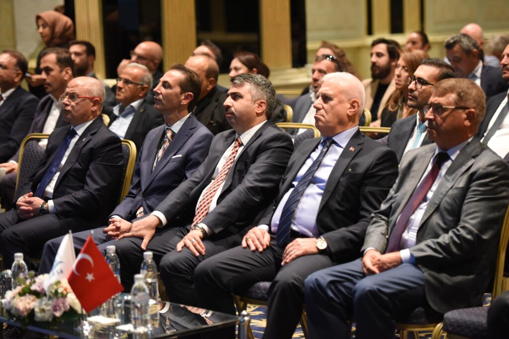 BURSA DÜNYAYA AÇILACAK